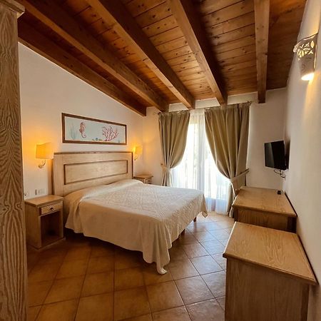 Hotel La Borgata Сан Панталео Екстериор снимка