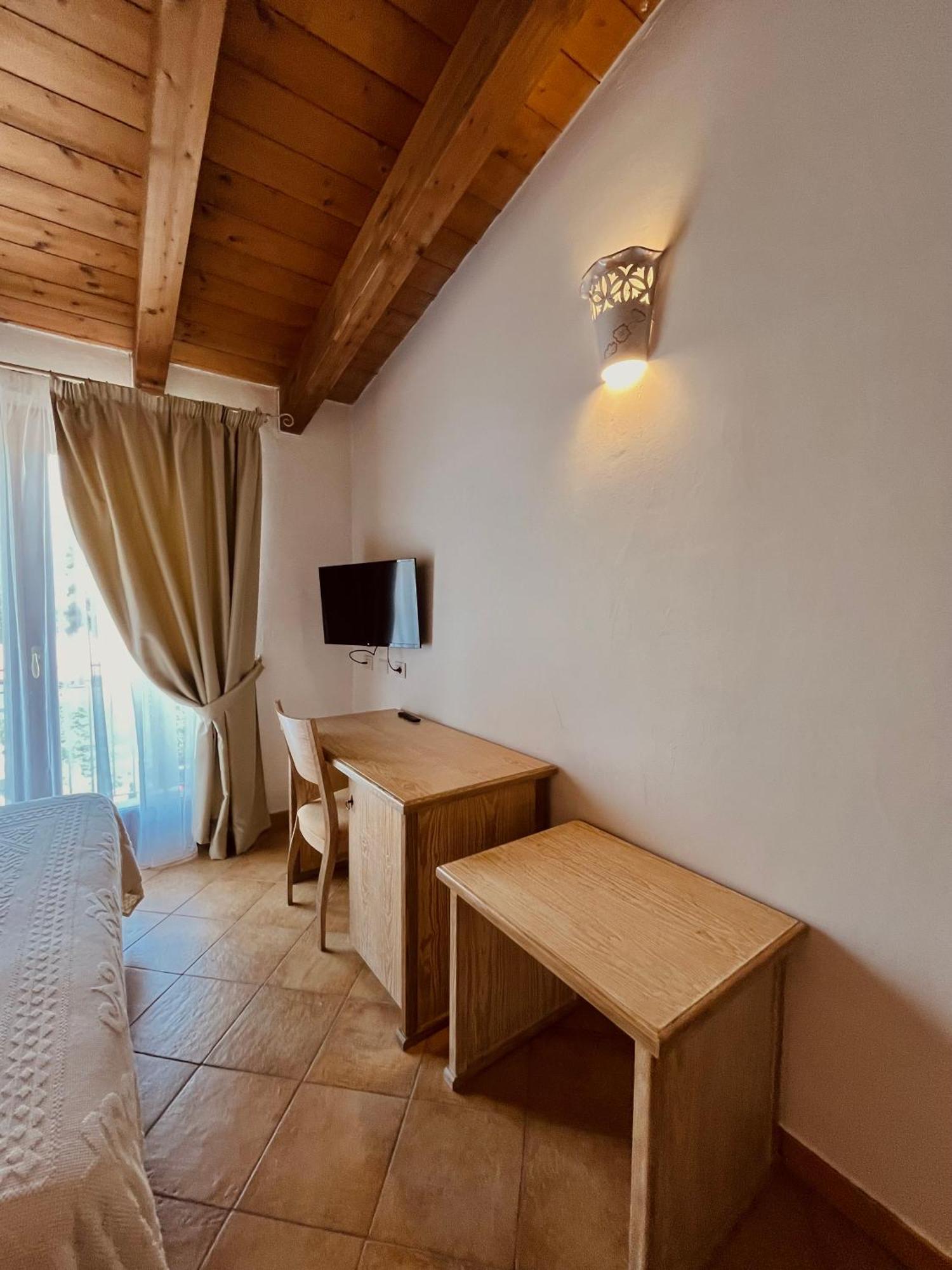Hotel La Borgata Сан Панталео Екстериор снимка