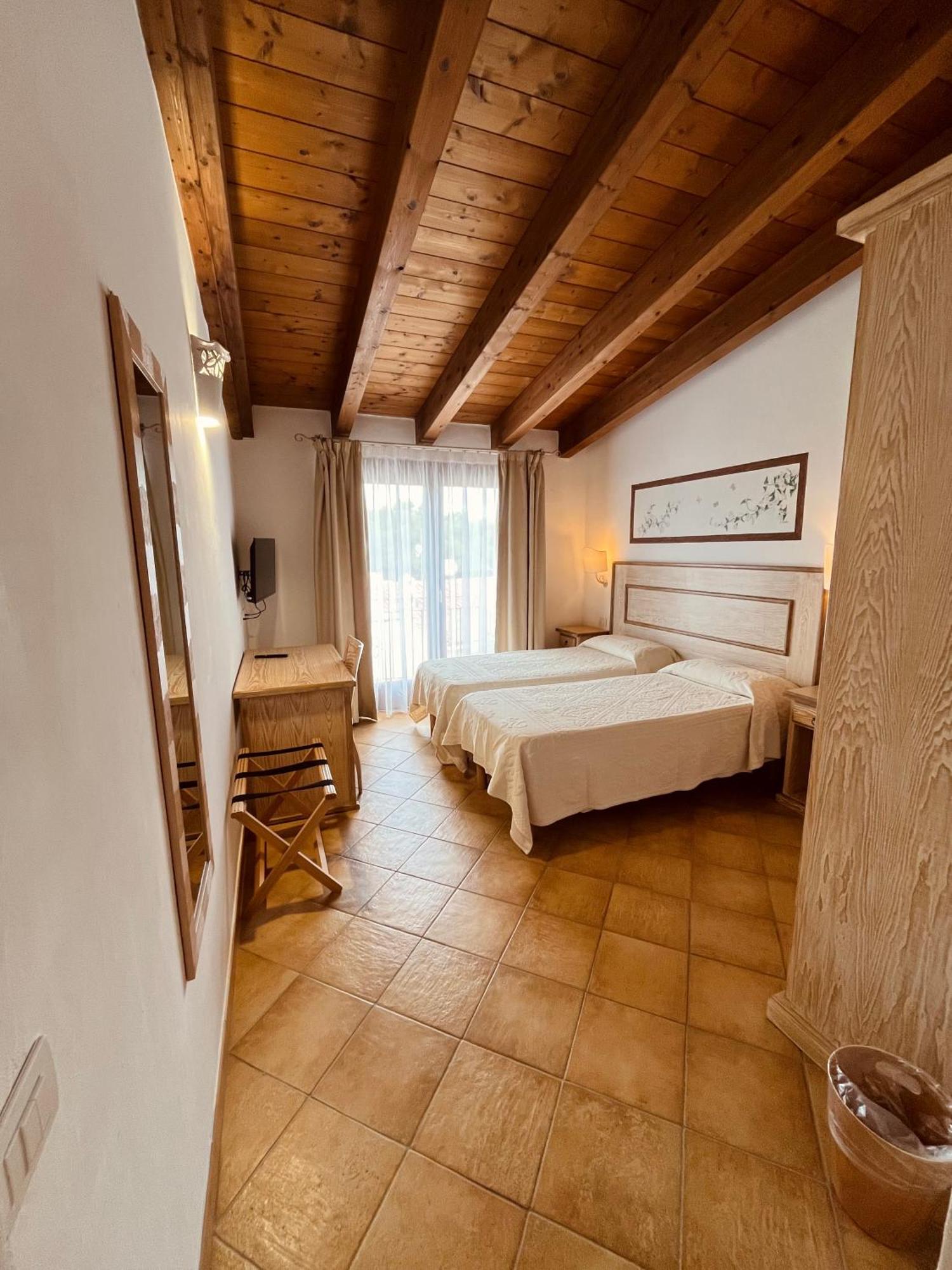 Hotel La Borgata Сан Панталео Екстериор снимка